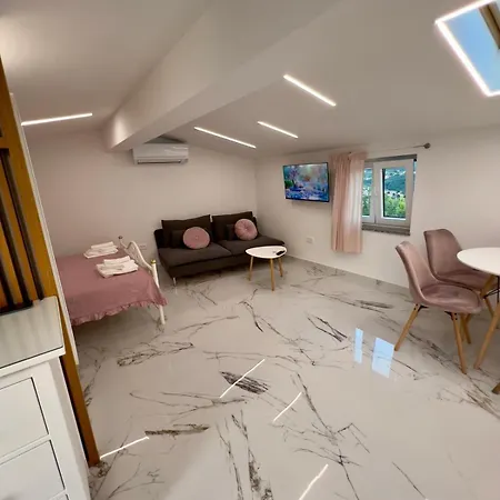 App Krofek Апартаменты