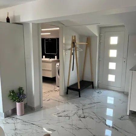 App Krofek * Згорнье-Шкофье